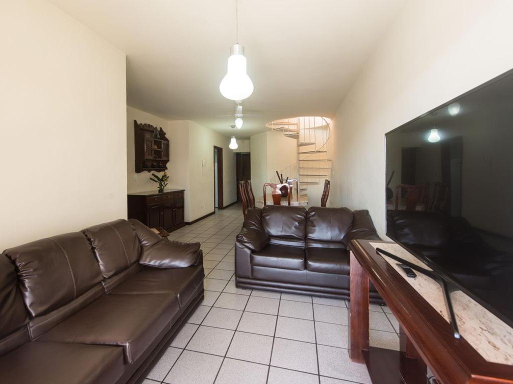 Excelente Cobertura Duplex A 2 Quadras Da Praia Do Forte Com 4 Quartos Кабу-Фріу Екстер'єр фото